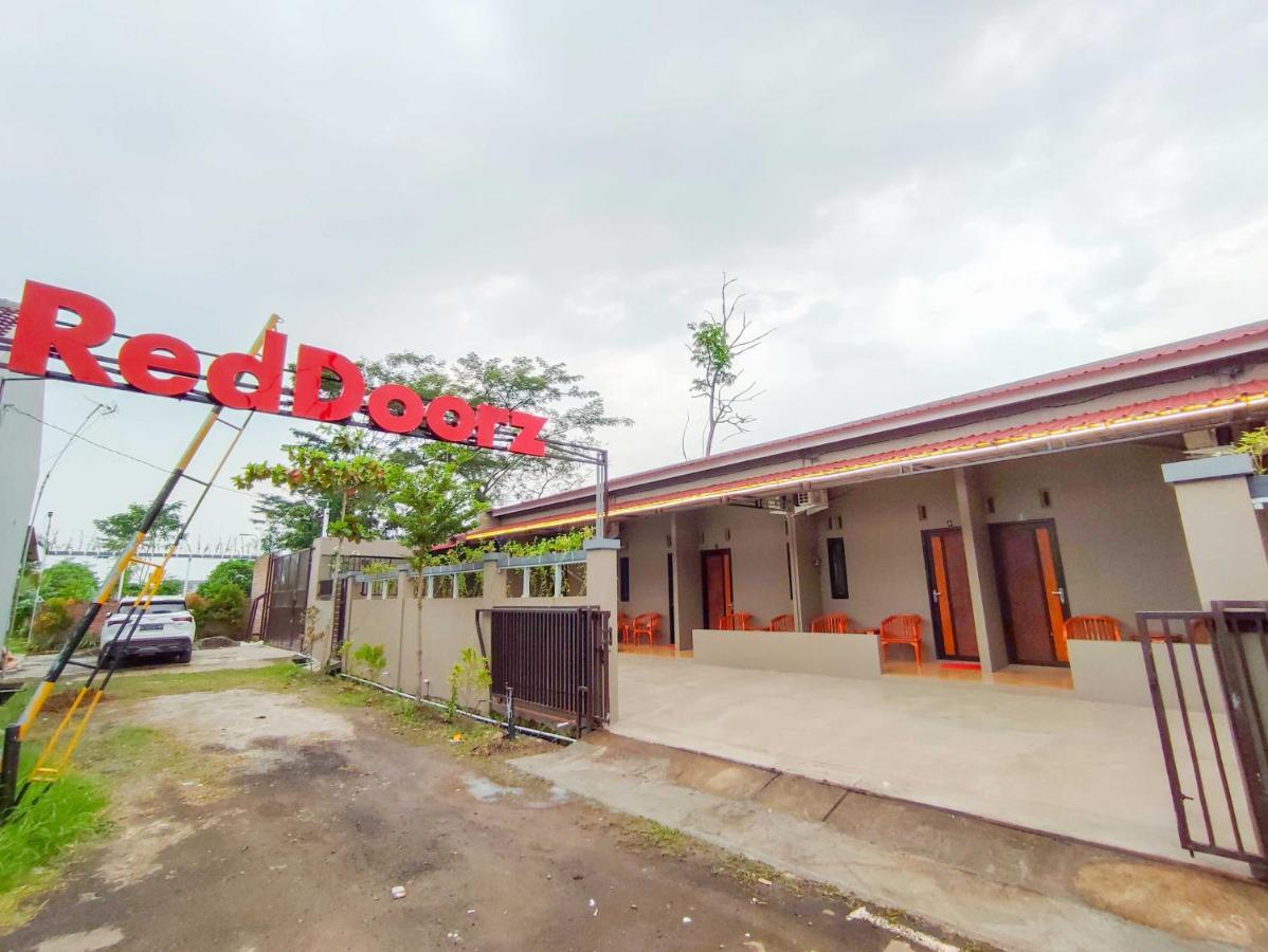 Hotel Reddoorz Syariah Near Exit Tol Pemalang Comal 2 Exterior foto